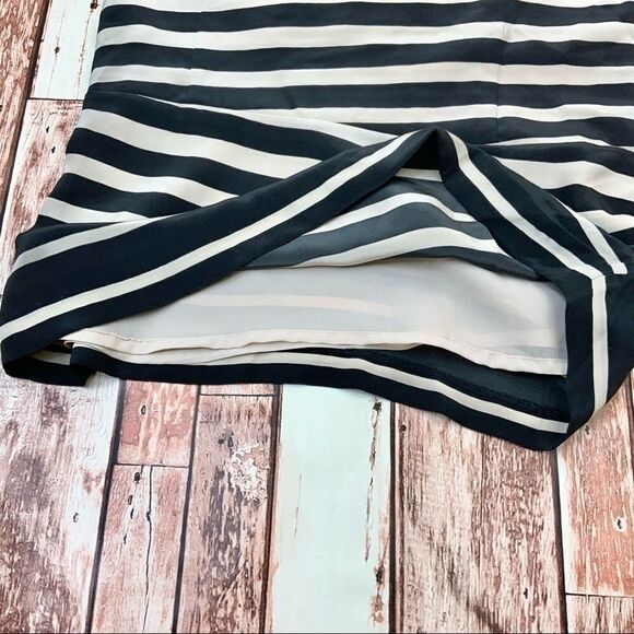 J. Crew 100% silk sleeveless asymmetrical top sz 2 - Picture 6 of 8